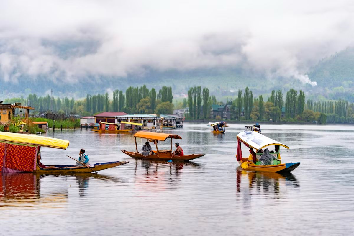 You are currently viewing Kashmir: The Heaven on Earth Travel Guide for Discerning Travellers