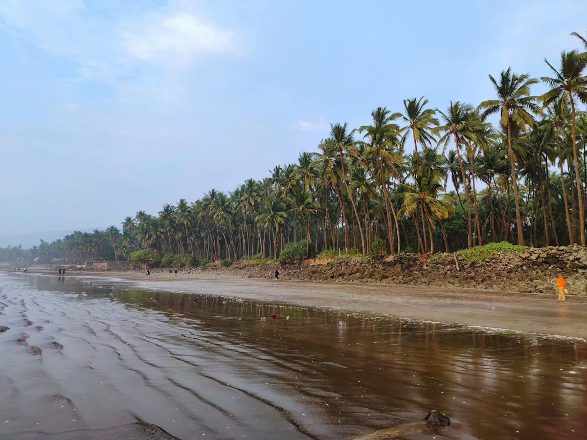 You are currently viewing The Ultimate Guide to Alibaug: Beaches, Food, Forts & Private Villas