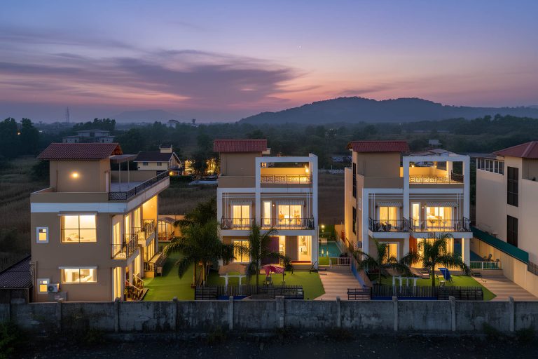 Read more about the article Luxury Villas in Lonavala: How to Choose the Right House for Your Group