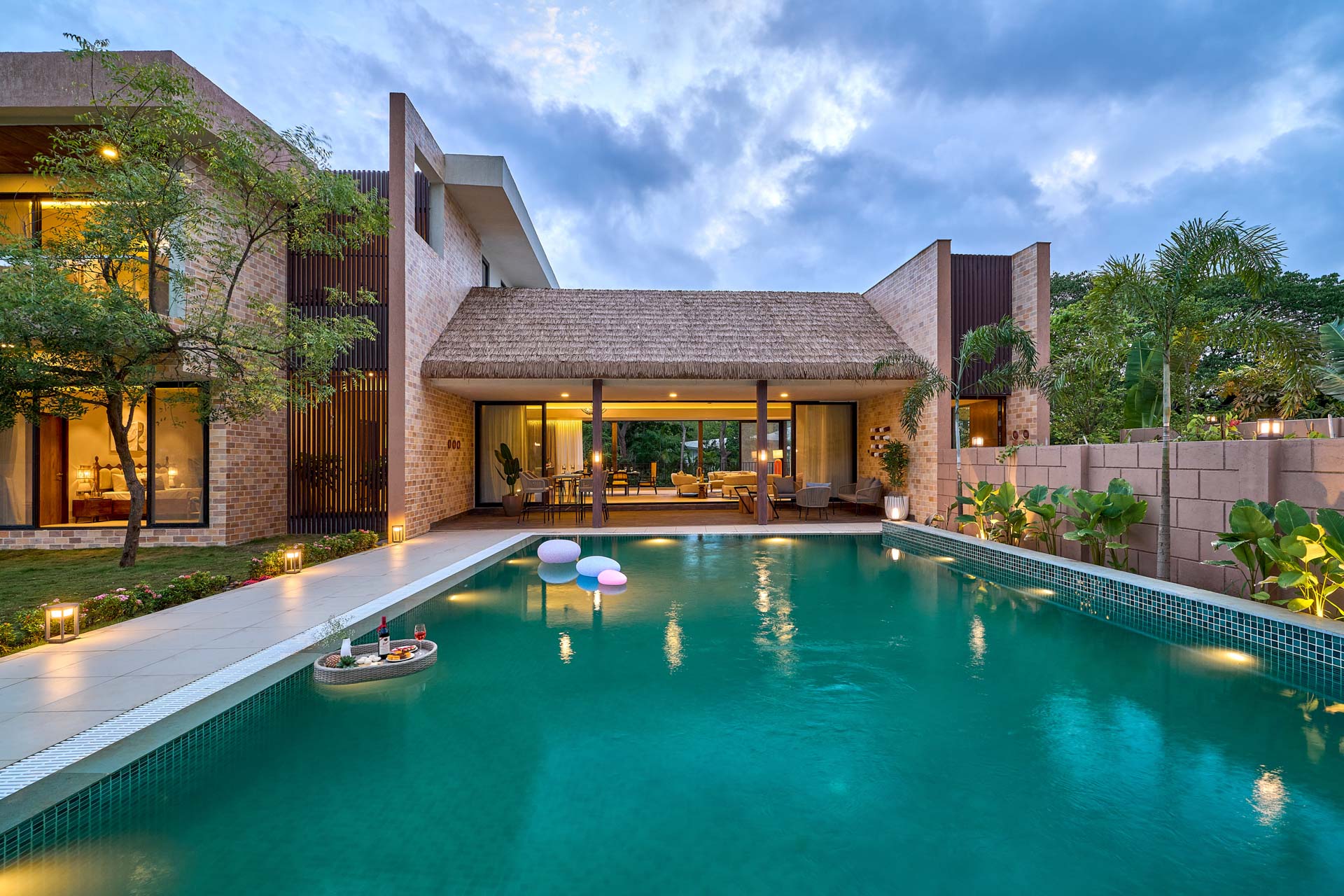 Read more about the article La Rivieraa
